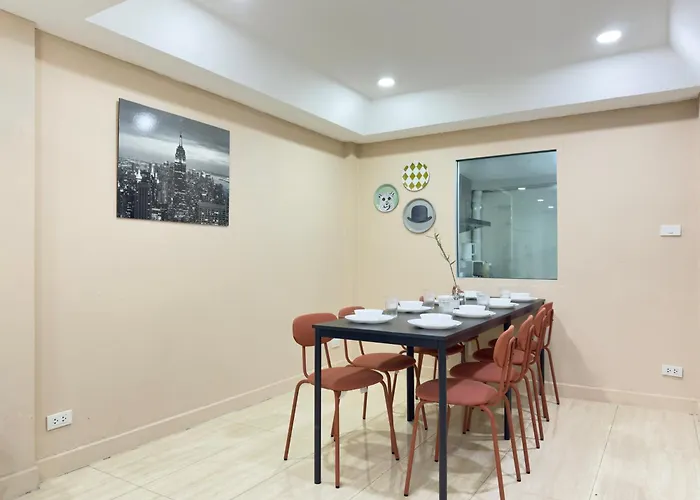 日韩旅游区市中心5房别墅民宿 Villa Bangkok