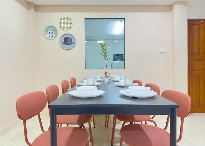 日韩旅游区市中心5房别墅民宿 Villa Bangkok